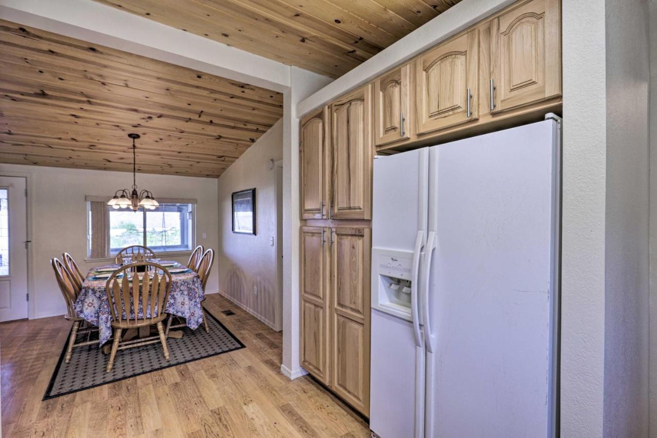 Rustic Bullhead City Retreat With Porch And Views Zewnętrze zdjęcie